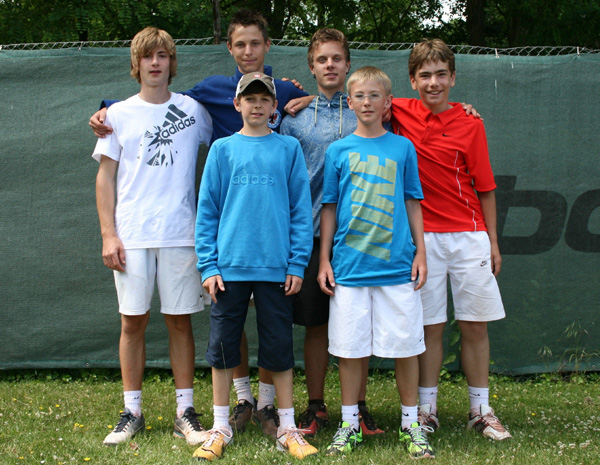 1.Junioren 2010: Adrian Engel, Pascal Schubert, Justin Jahn, Marvin Schramm. Vorne Timo Stodder und Niclas Braun.